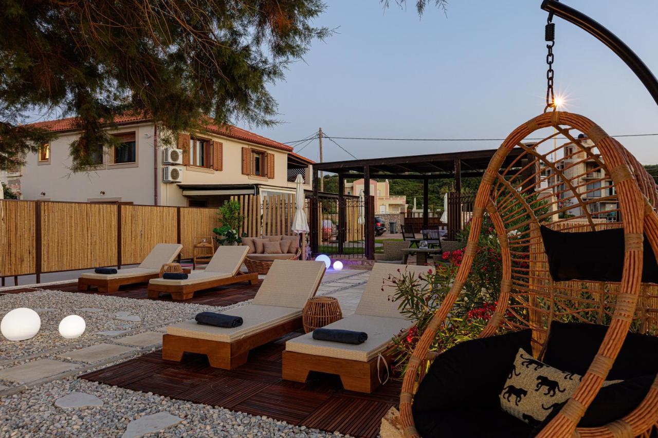 Villa Seashell -Wonderful Newly Renovated Villa On The Beach Galatás Exterior foto
