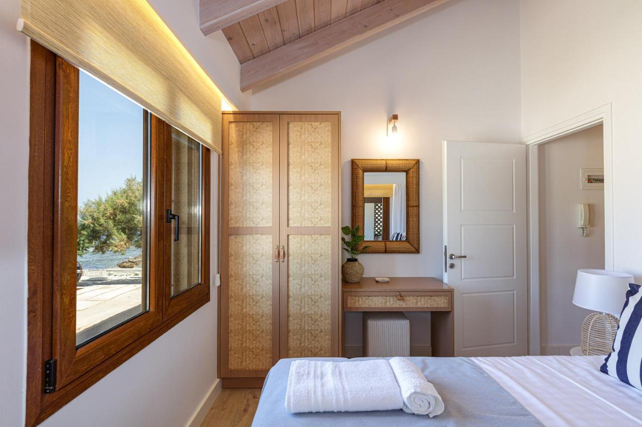 Villa Seashell -Wonderful Newly Renovated Villa On The Beach Galatás Exterior foto