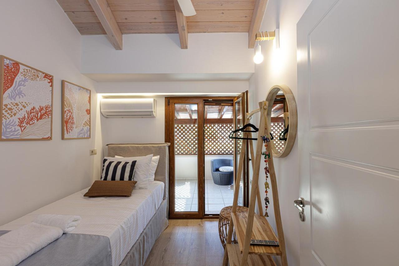 Villa Seashell -Wonderful Newly Renovated Villa On The Beach Galatás Exterior foto